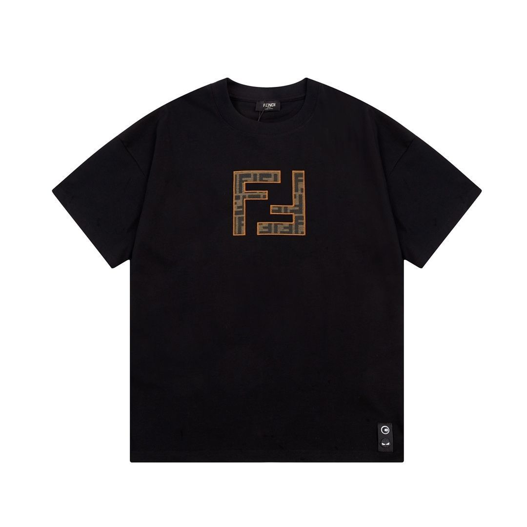 【FENDI公式旗艦店】 Tシャツ ご好評に付き再入荷！