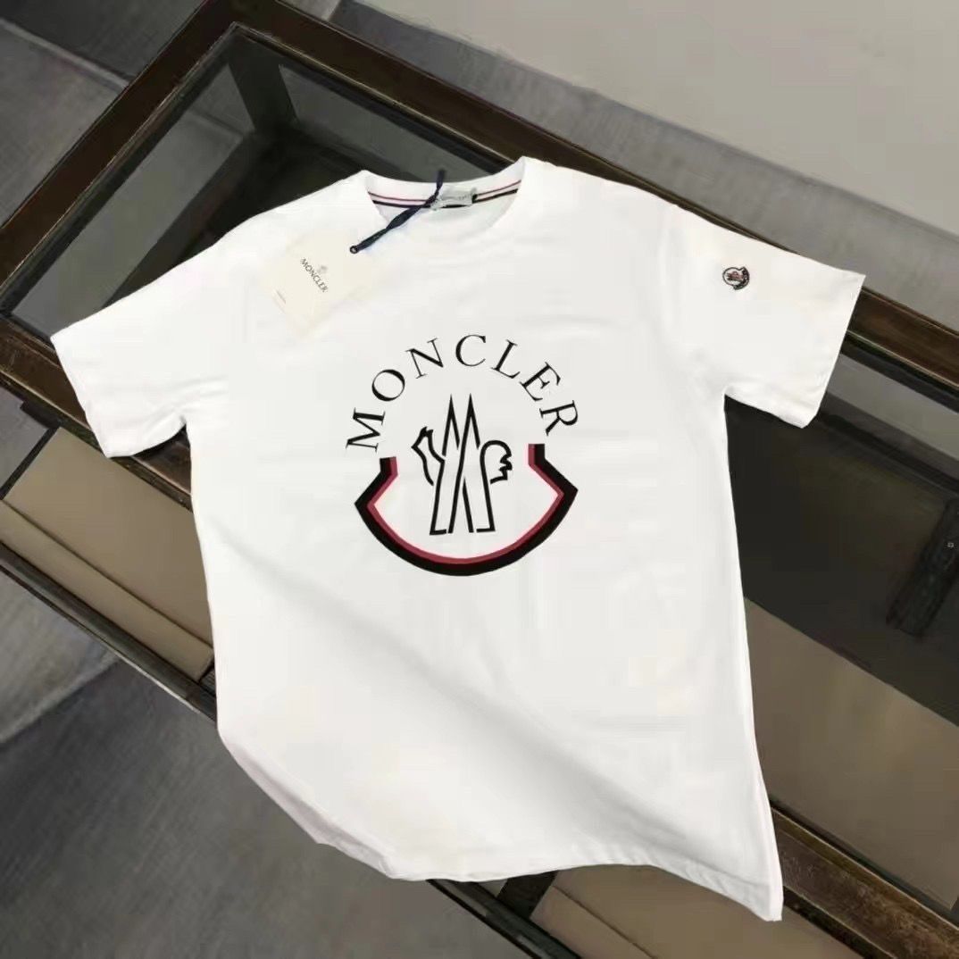 【Moncler 】（モンクレール）男女兼用、ご好評に付き再入荷！