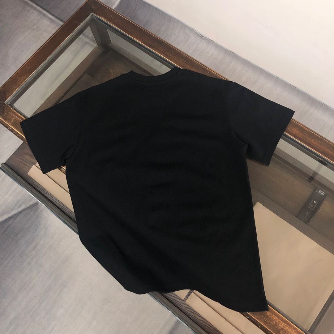 【FENDI公式旗艦店】 Tシャツ ご好評に付き再入荷！