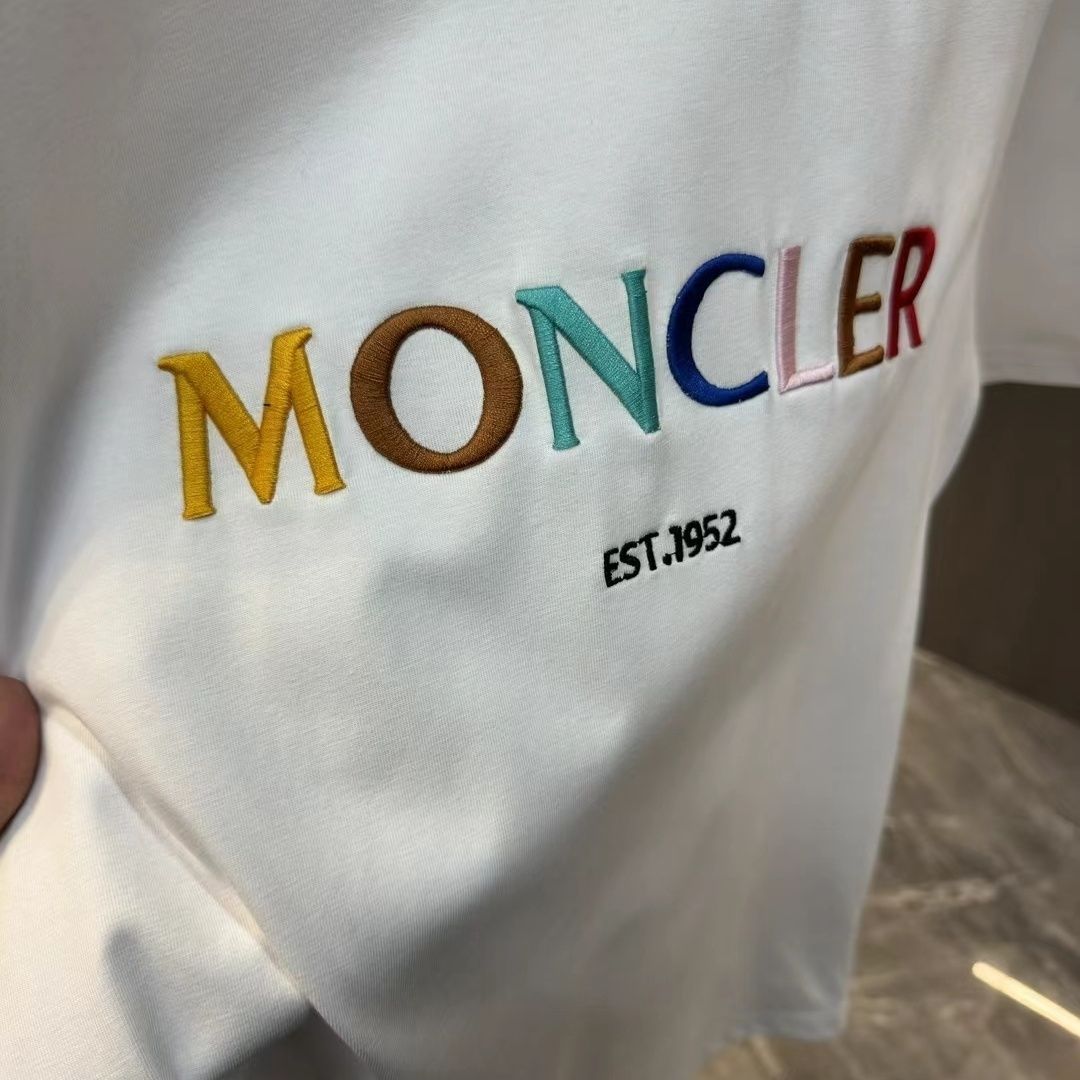 【Moncler 】（モンクレール）男女兼用、ご好評に付き再入荷！
