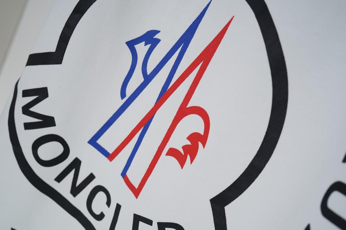 【Moncler 】（モンクレール）男女兼用、ご好評に付き再入荷！