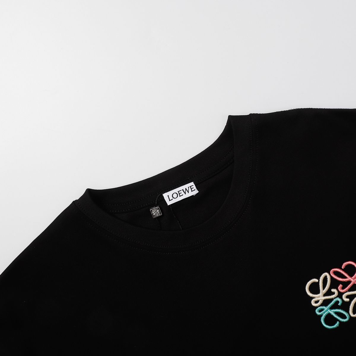 【LOEWE 公式旗艦店】(ロエベ)Tシャツ、ご好評に付き再入荷!