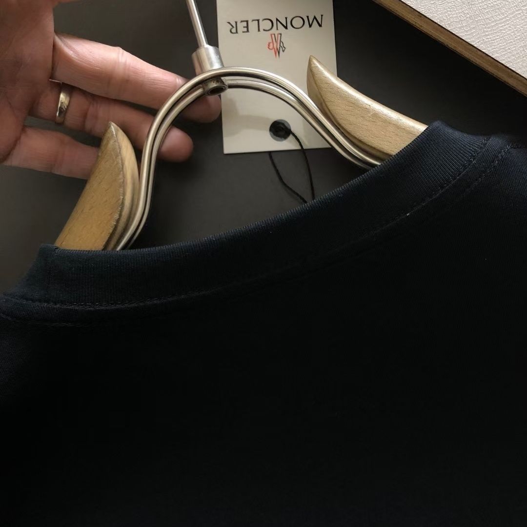 【Moncler 】（モンクレール）男女兼用、ご好評に付き再入荷！