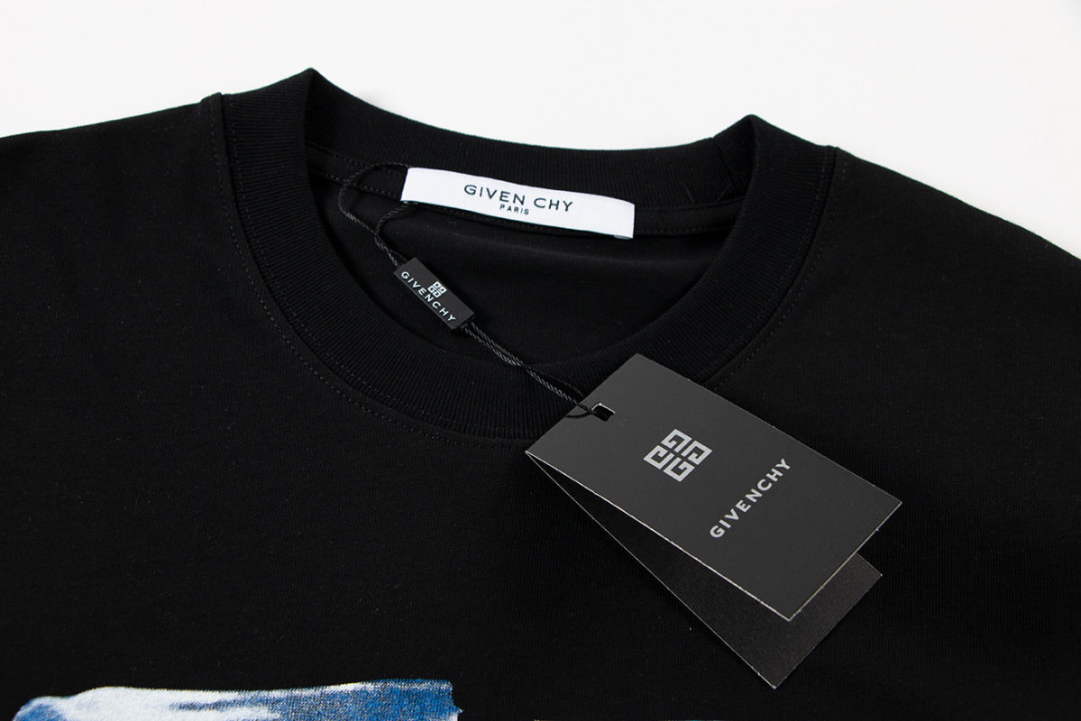 【GIVENCHY 公式旗艦店】ジバンシー Tシャツ ご好評に付き再入荷！