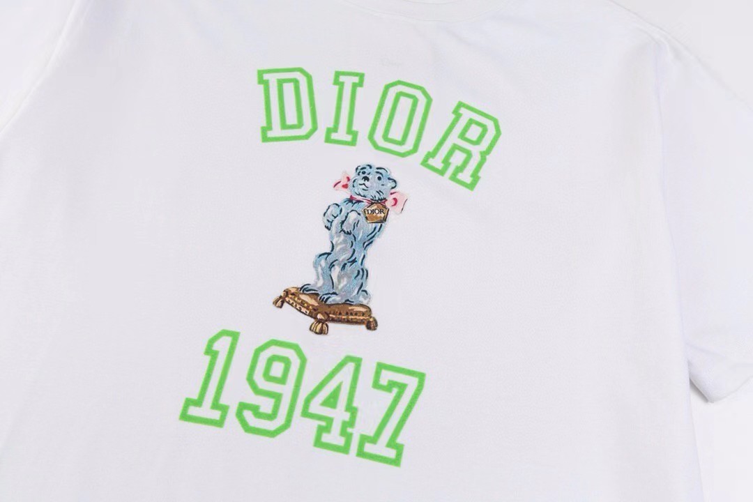 【DIOR】（ディオール）Tシャツ ご好評に付き再入荷！