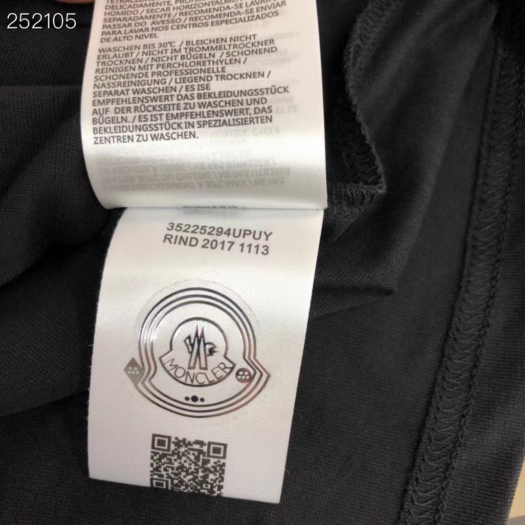 【Moncler 】（モンクレール）男女兼用、ご好評に付き再入荷！