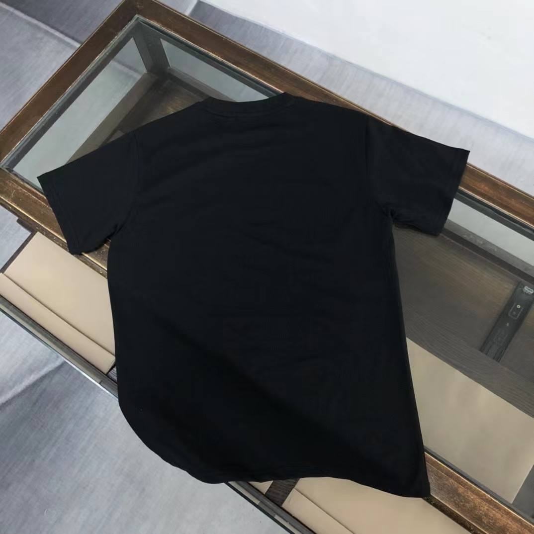 【Moncler 】（モンクレール）男女兼用、ご好評に付き再入荷！