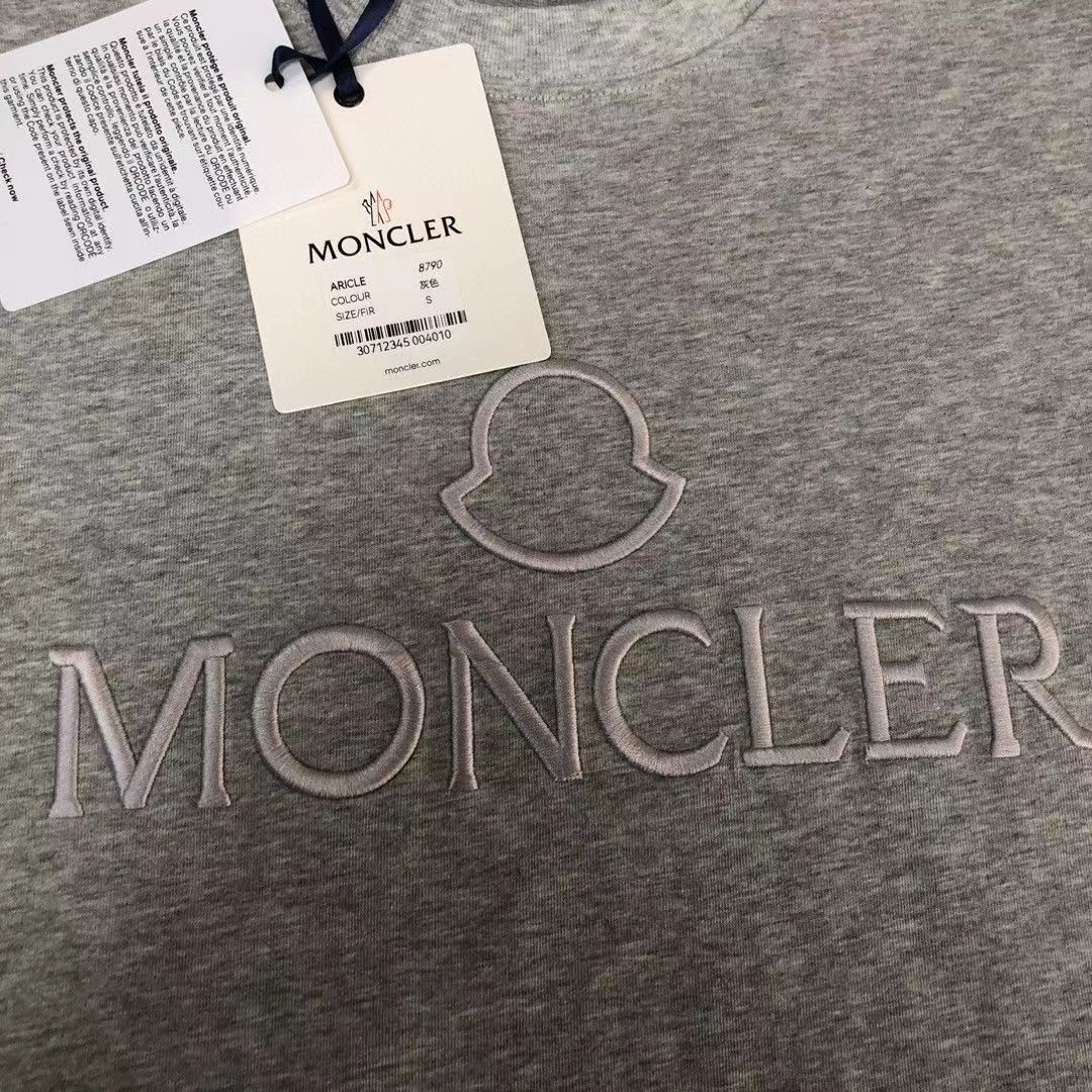 【Moncler 】（モンクレール）男女兼用、ご好評に付き再入荷！