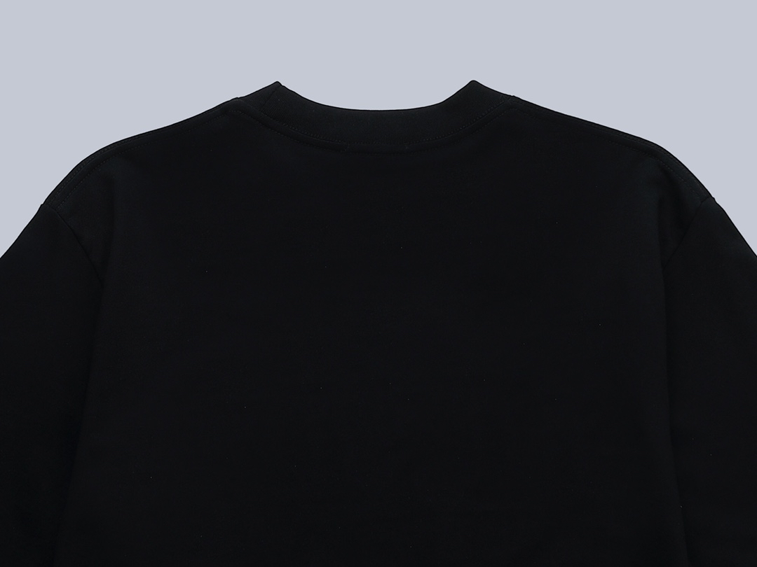 【Moncler 】（モンクレール）男女兼用、ご好評に付き再入荷！