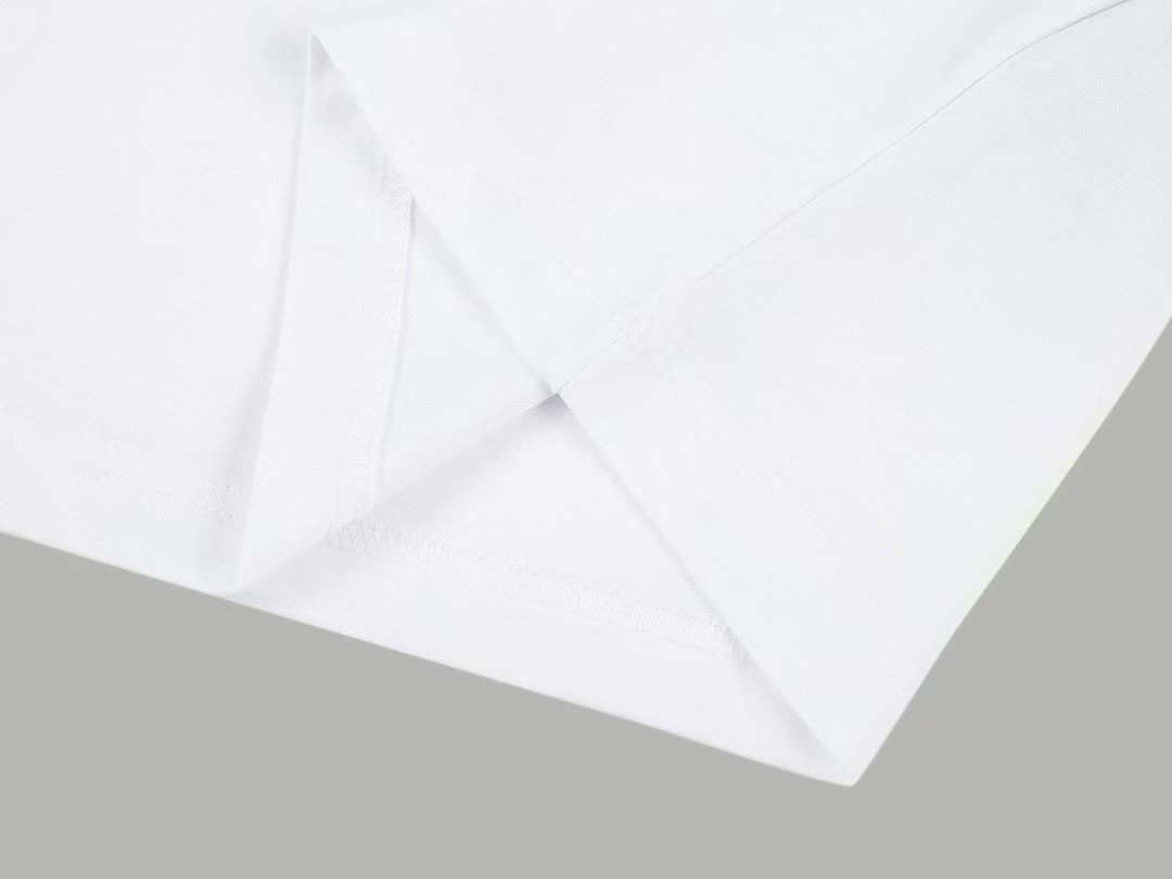 【Moncler 】（モンクレール）男女兼用、ご好評に付き再入荷！