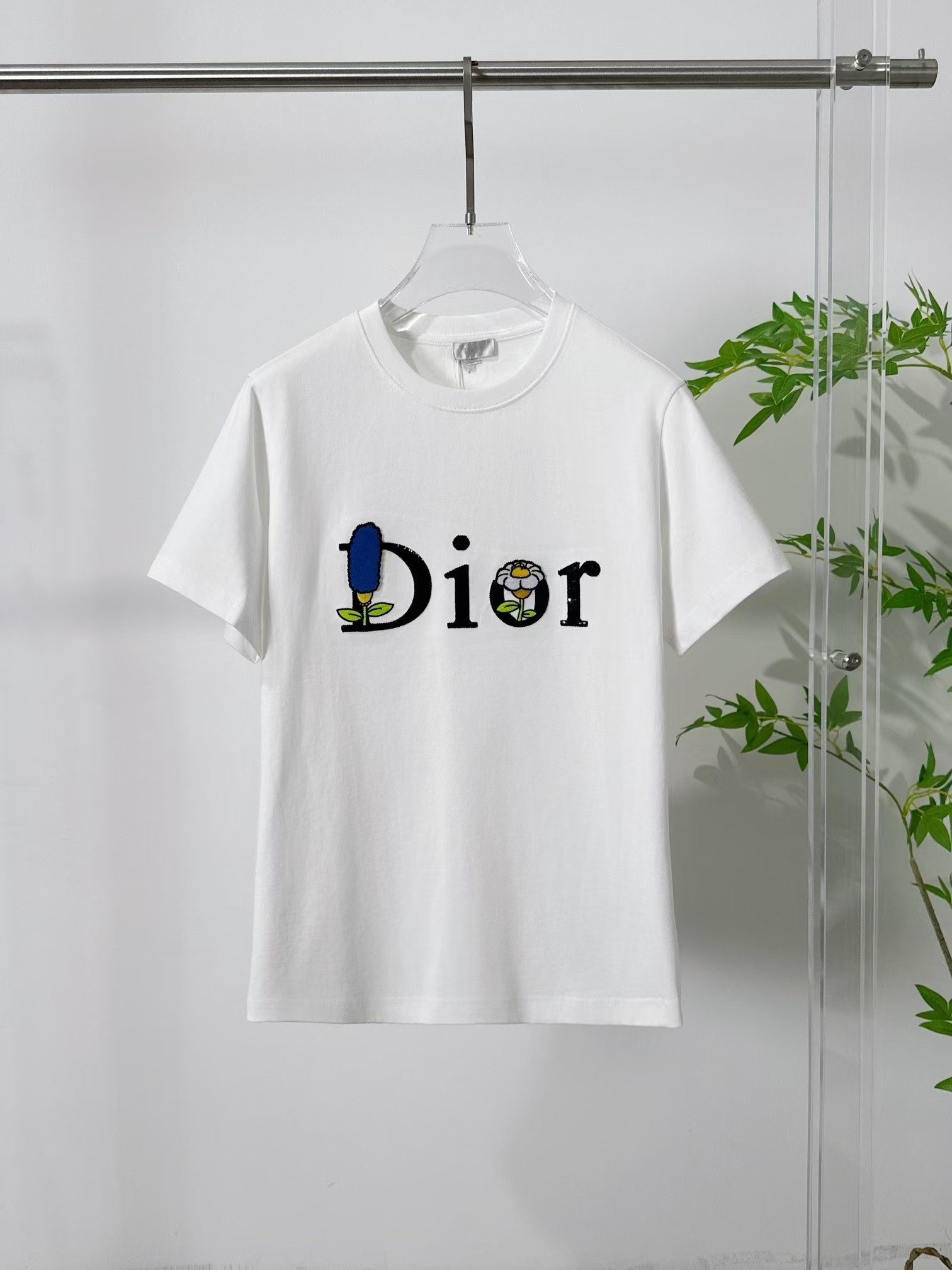 【DIOR 公式旗艦店】ディオール Tシャツ ご好評に付き再入荷！