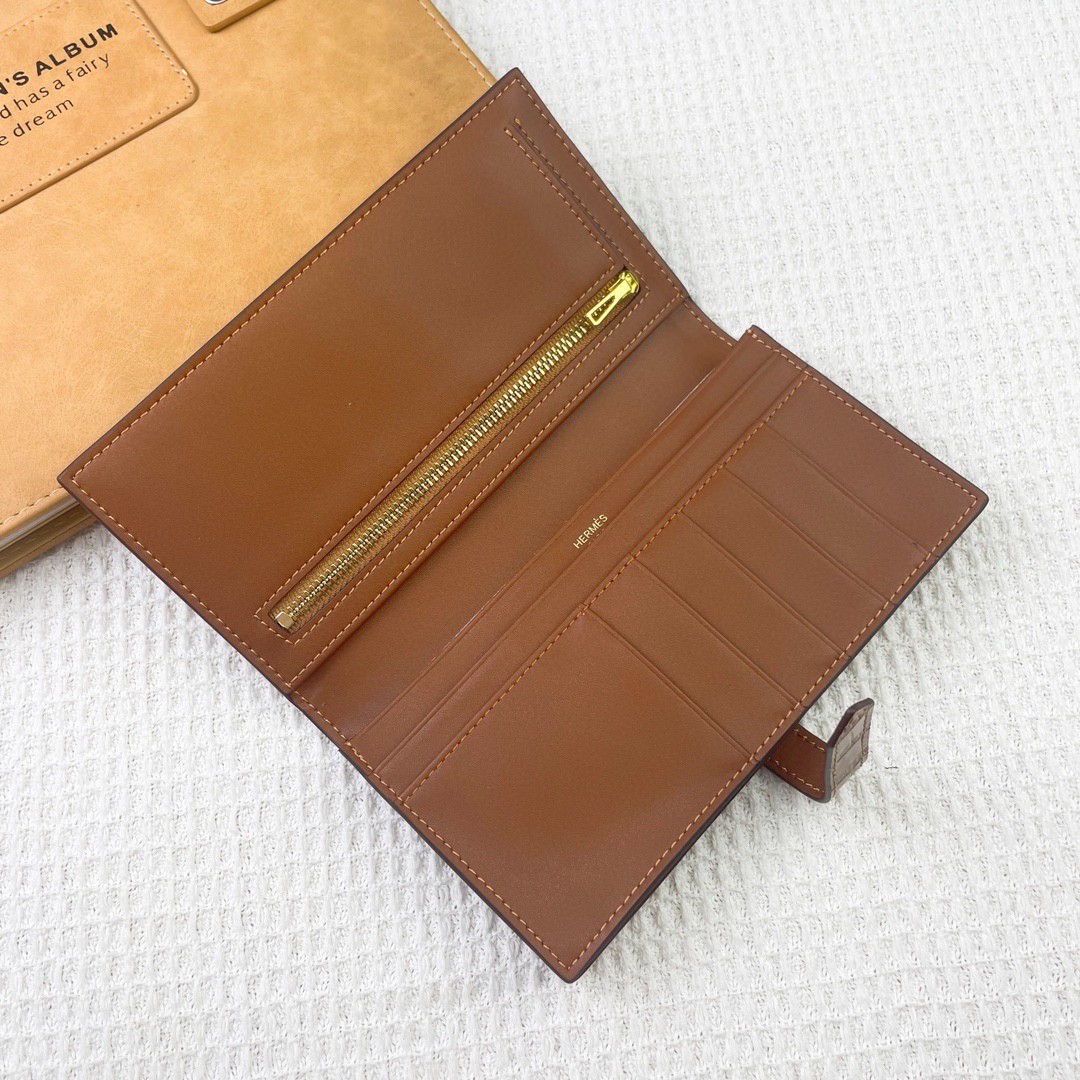 Hermes(エルメス)Constance財布とクラッチバッグ