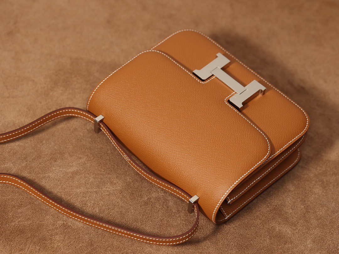 HERMES Constance Slim シルバーバックル エプソムレザー 財布 ハンドバッグ ショルダーバッグ 通常サイズ レディース 