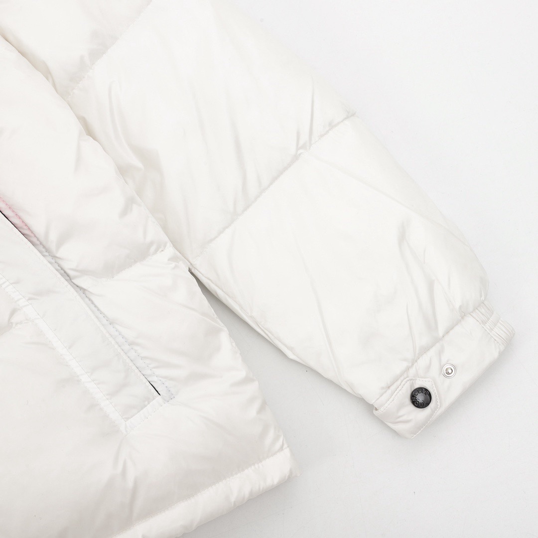 【公式認定ストア】MONCLERモンクレール 定番ダウンコート 限定発売中！多くの著名人やセレブに愛用されています! 爆買い！即完売必至 Montbeliard「三色ストライプジッパー」(さんしょくストライプジッパー)