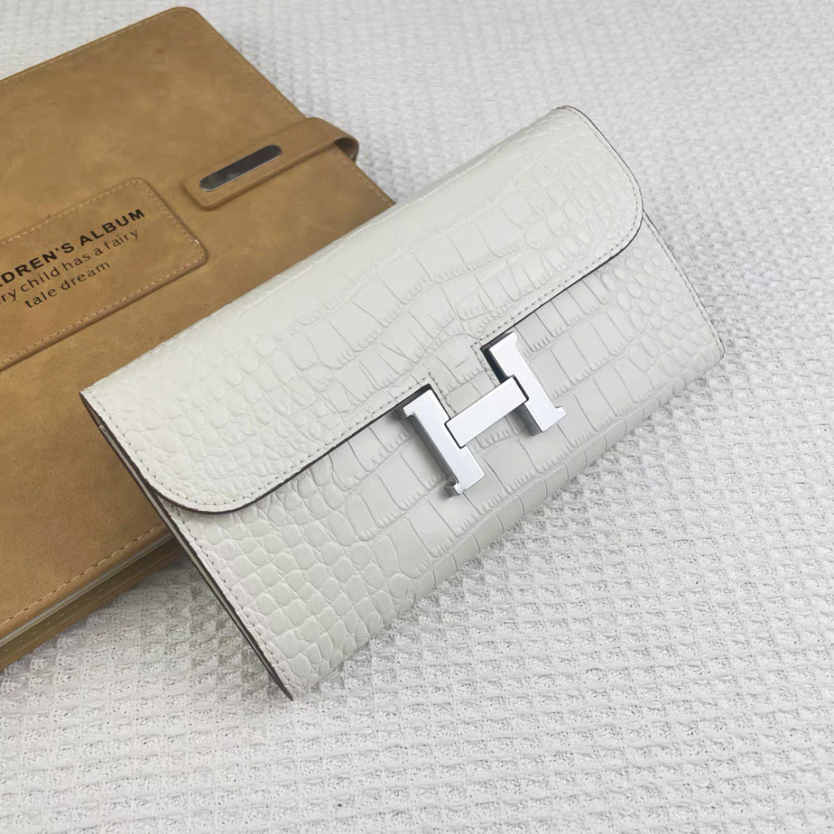 Hermes(エルメス)Constance Long Wallet 財布とクラッチバッグ