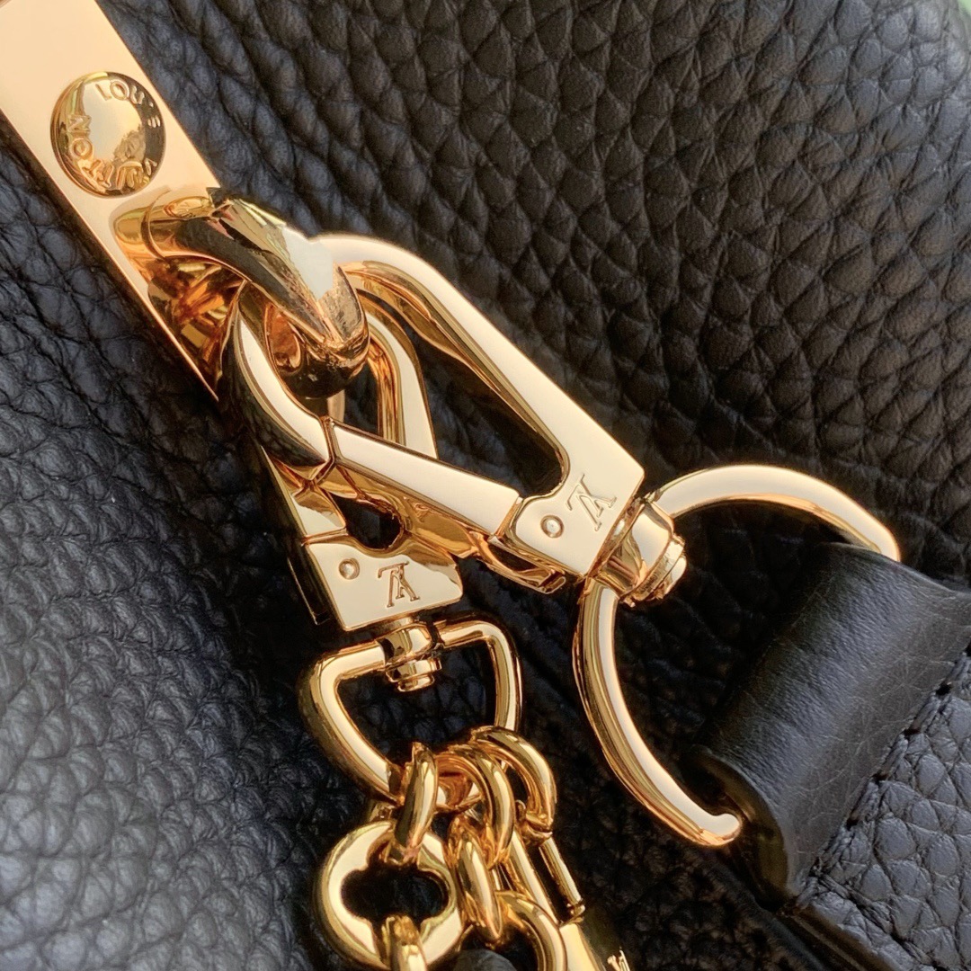 LV 2025新作 Capucinesレディース   チェーン付きハンドバッグ