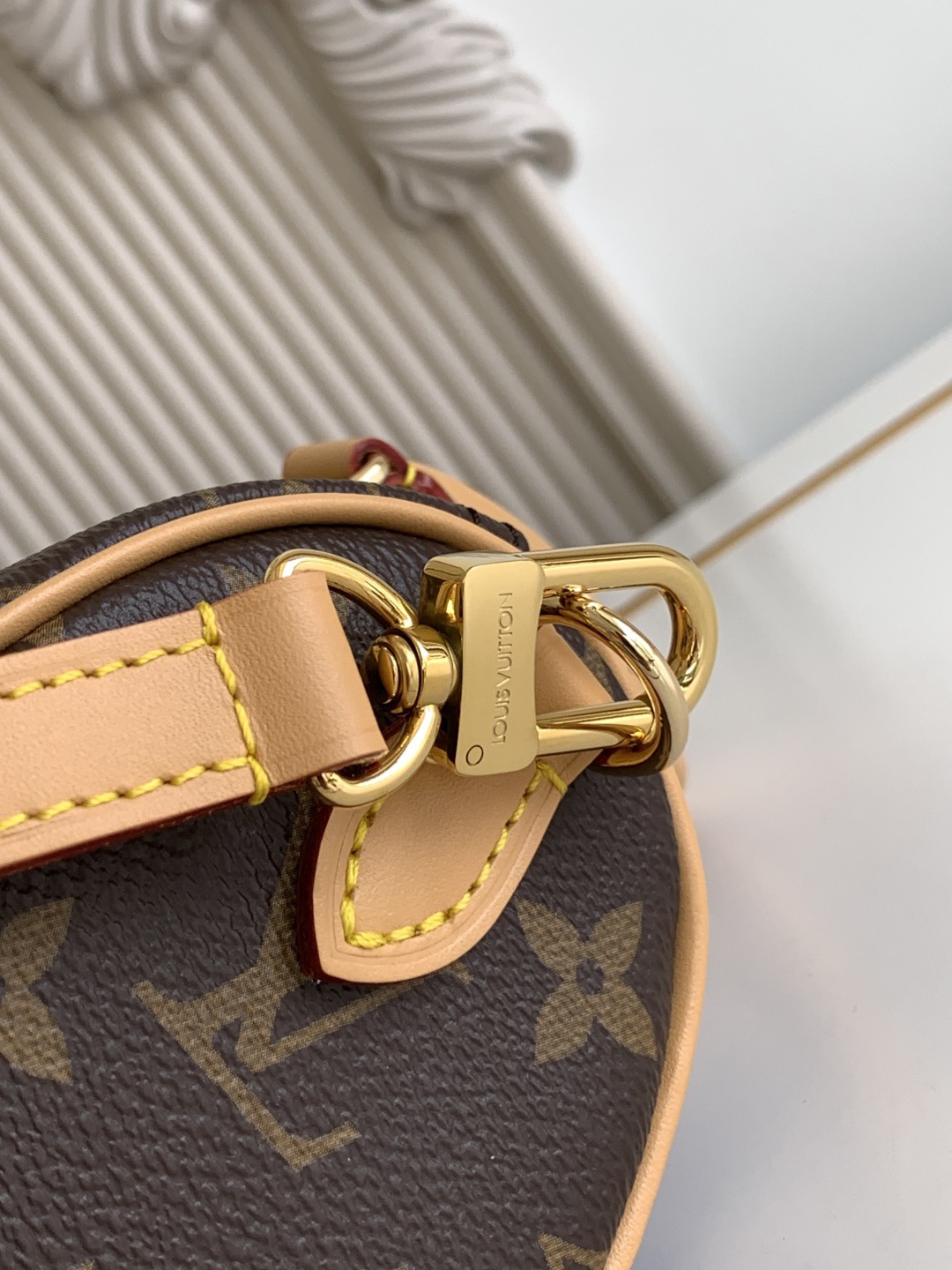 LOUIS VUITTON NANO Speedy Mini トートバッグ M81085