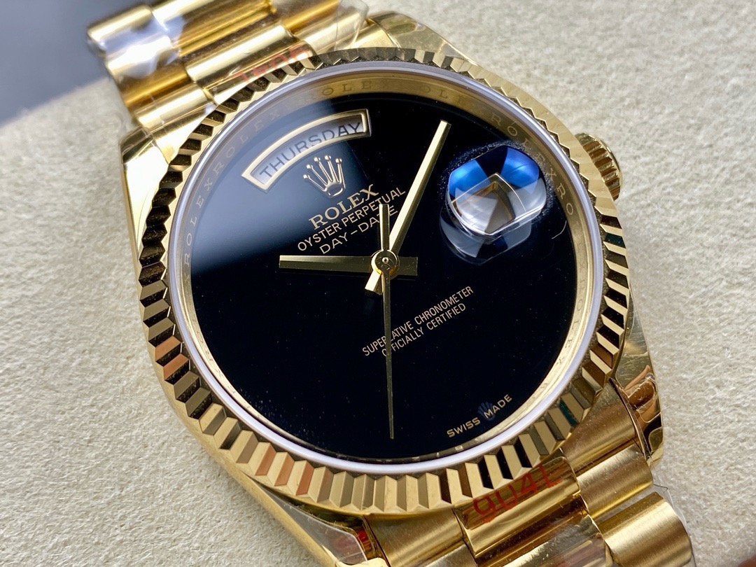 NEW 2025 新2025ロレックス デイトジャスト 40mm ブラックダイアル ベージュゴールドケース ロレックス