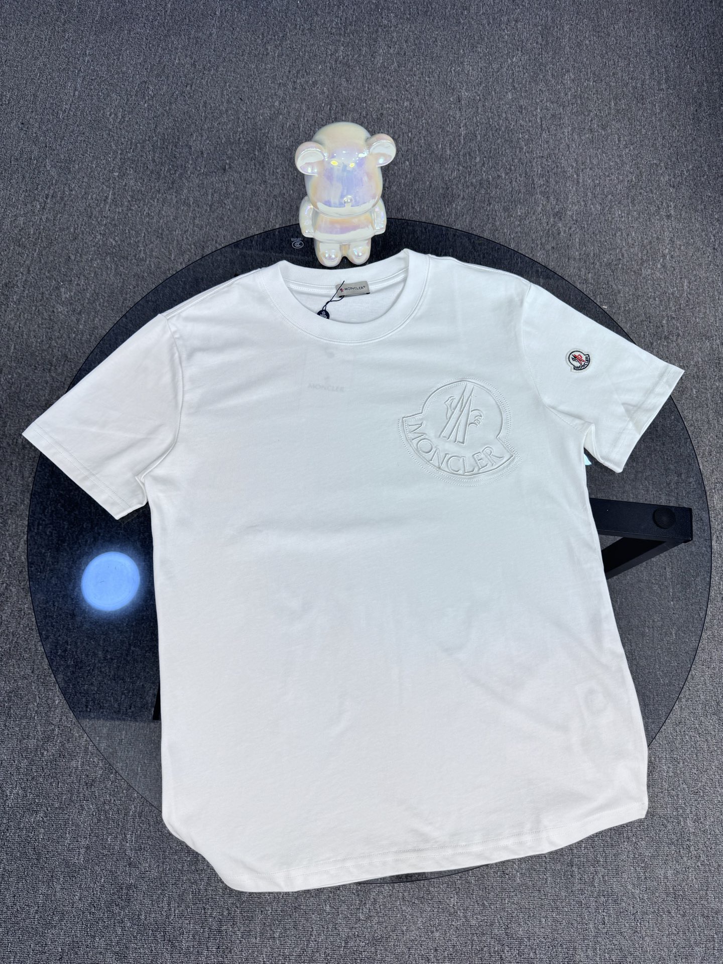 【Moncler 】（モンクレール）胸の刺繍 半袖 男女兼用Tシャツ