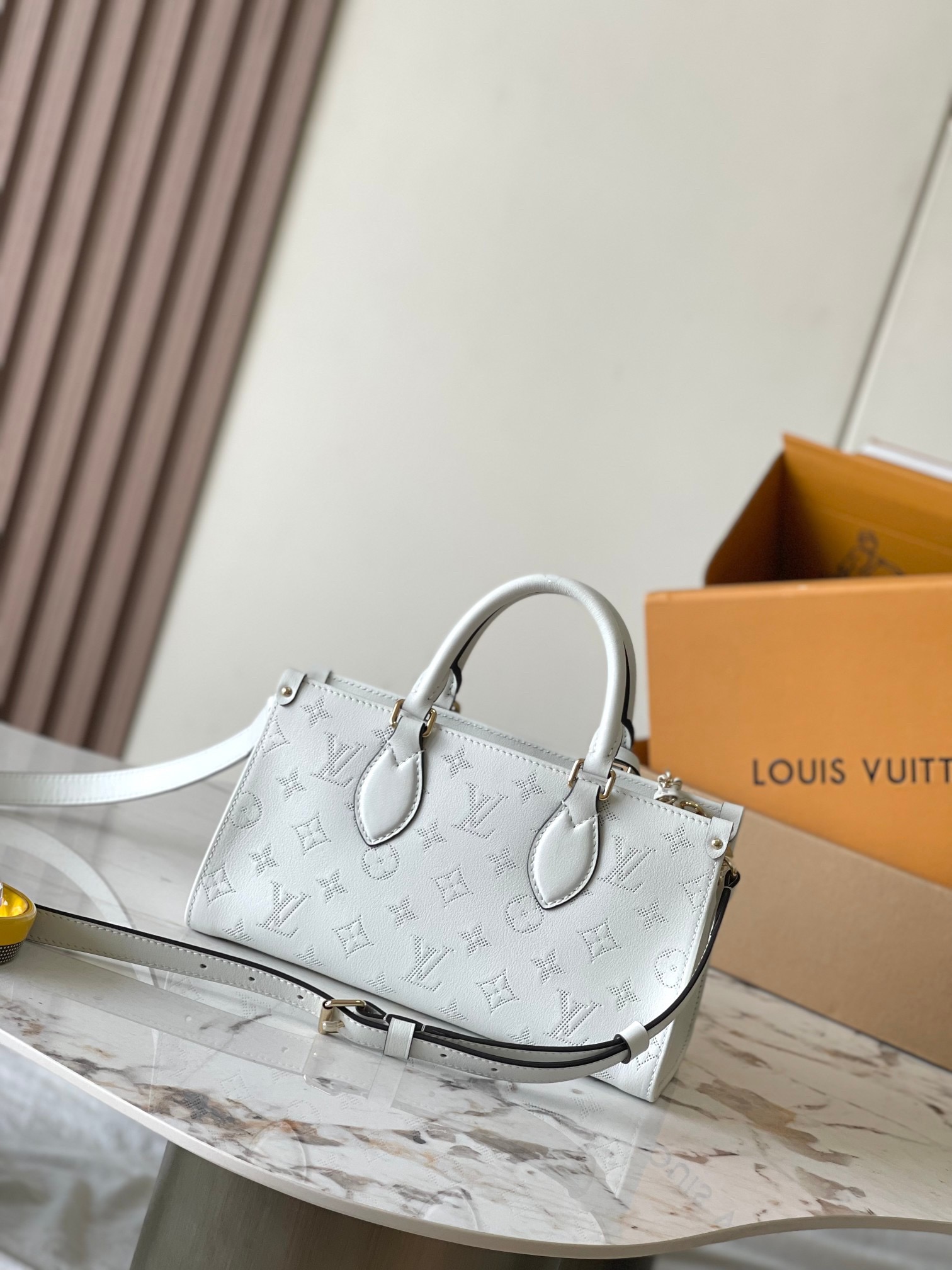 大人気モデル!!完売寸前☆ LOUIS VUITTON  Monogram ハンドバッグ M11274