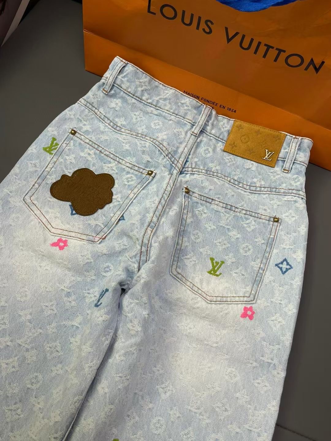 LOUIS VUITTON  Tyler共同ブランドの刺繍入りデニム・ジャケット デニム 男女兼用