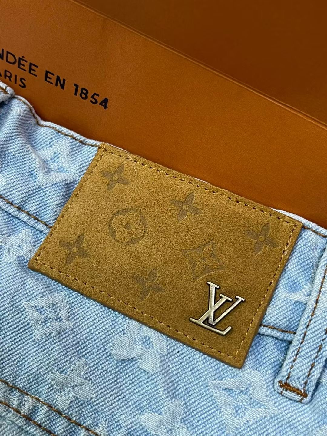 LOUIS VUITTON  Tyler共同ブランドの刺繍入りデニム・ジャケット デニム 男女兼用
