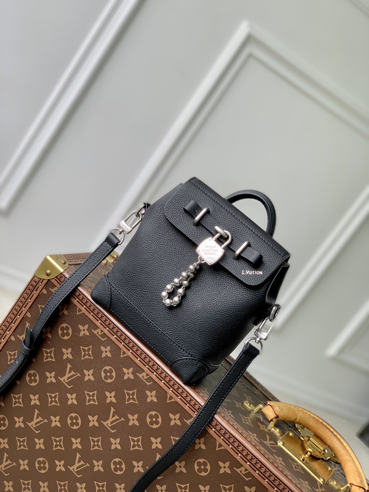 【24FW/荷物が多い時もお洒落に◎】LouisVuitton トートバッグ M11637