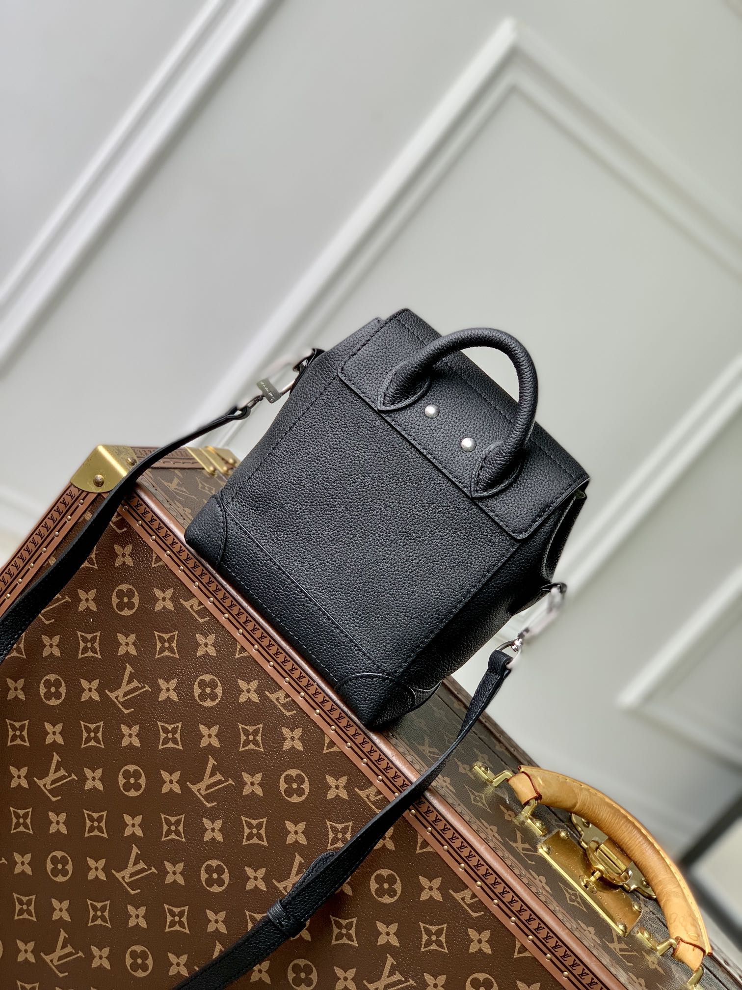 【24FW/荷物が多い時もお洒落に◎】LouisVuitton トートバッグ M11637