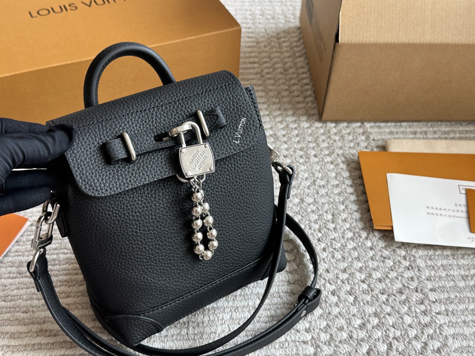 【24FW/荷物が多い時もお洒落に◎】LouisVuitton トートバッグ M11637