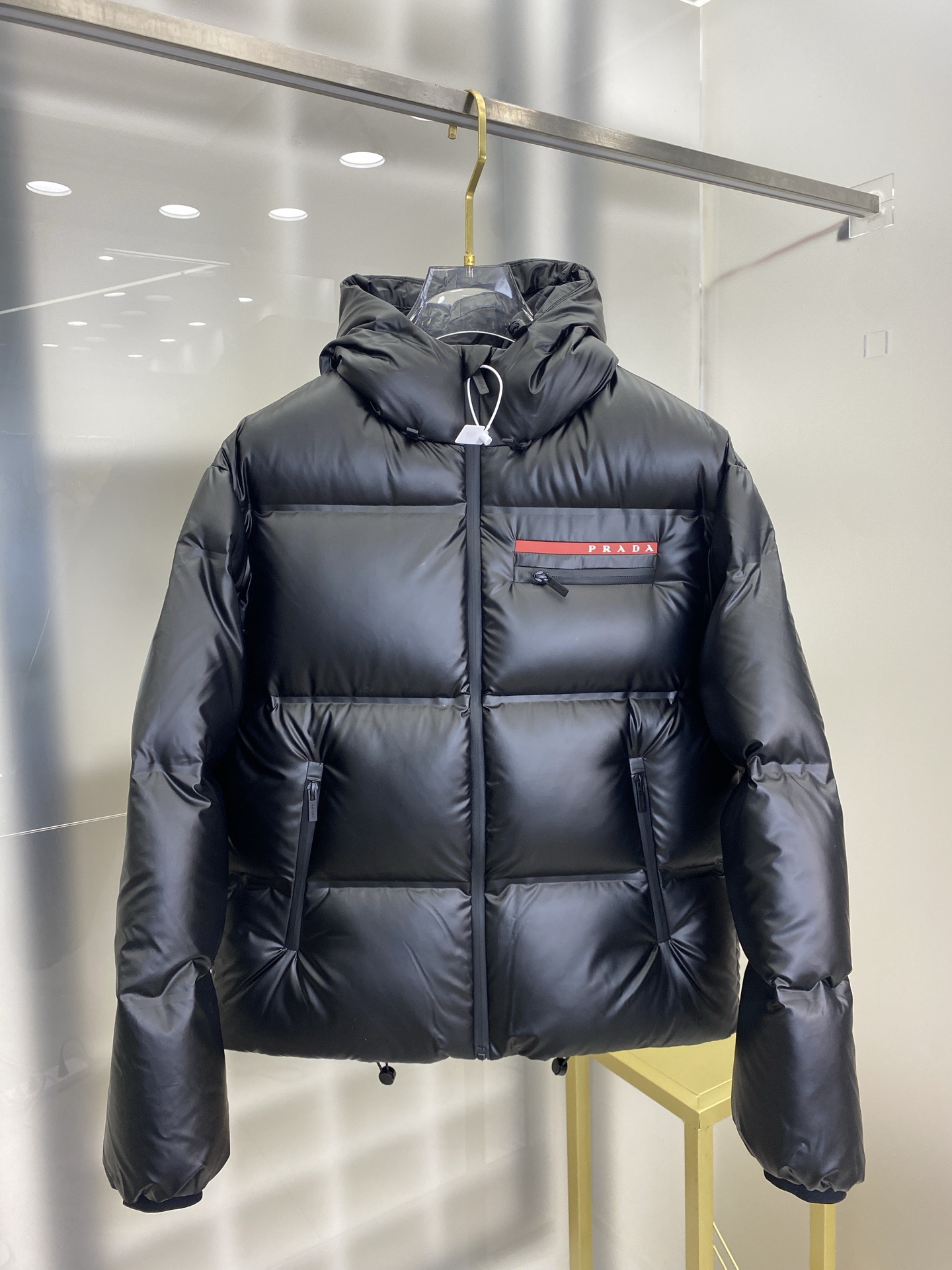 PRADAプラダ 冬のダウンジャケット 旬の新作 90%ホワイトダックダウンユニセックスMONCLER