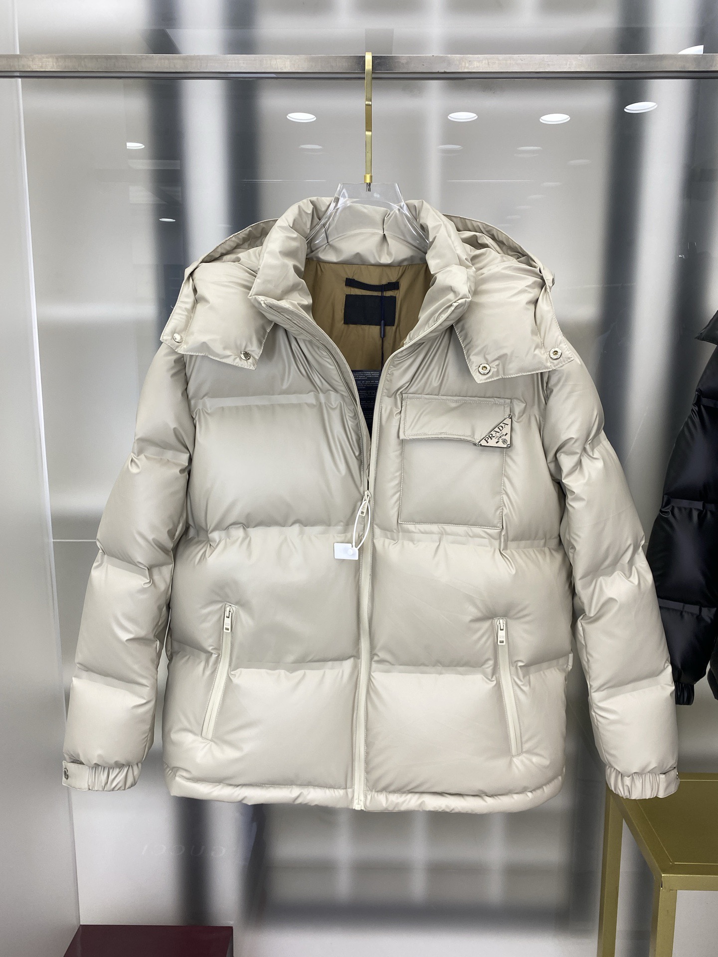 PRADAプラダ 冬のダウンジャケット 旬の新作 三角標ユニセックスMONCLER