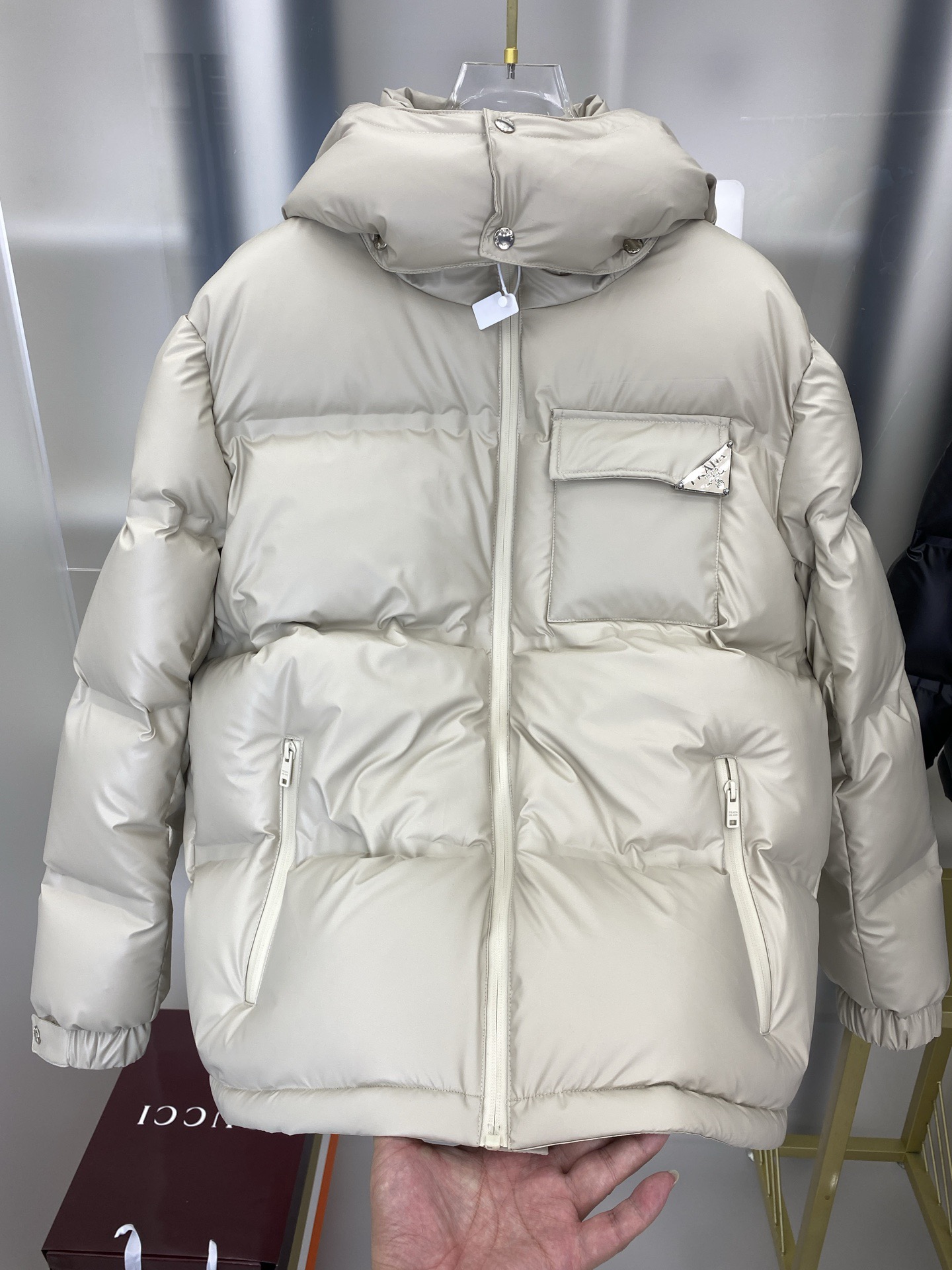 PRADAプラダ 冬のダウンジャケット 旬の新作 三角標ユニセックスMONCLER