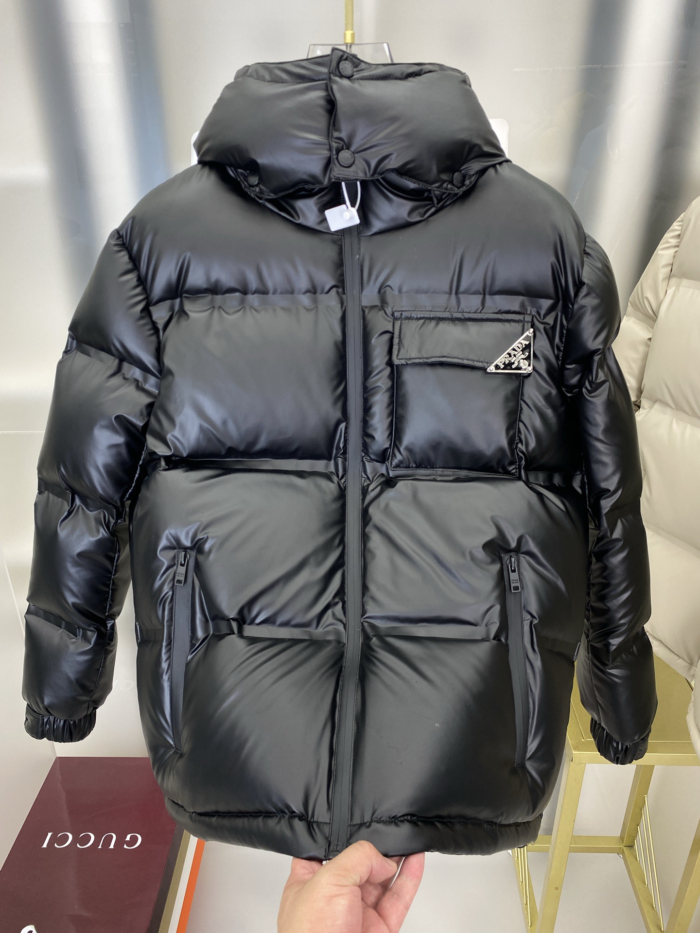 PRADAプラダ 冬のダウンジャケット 旬の新作 三角標ユニセックスMONCLER