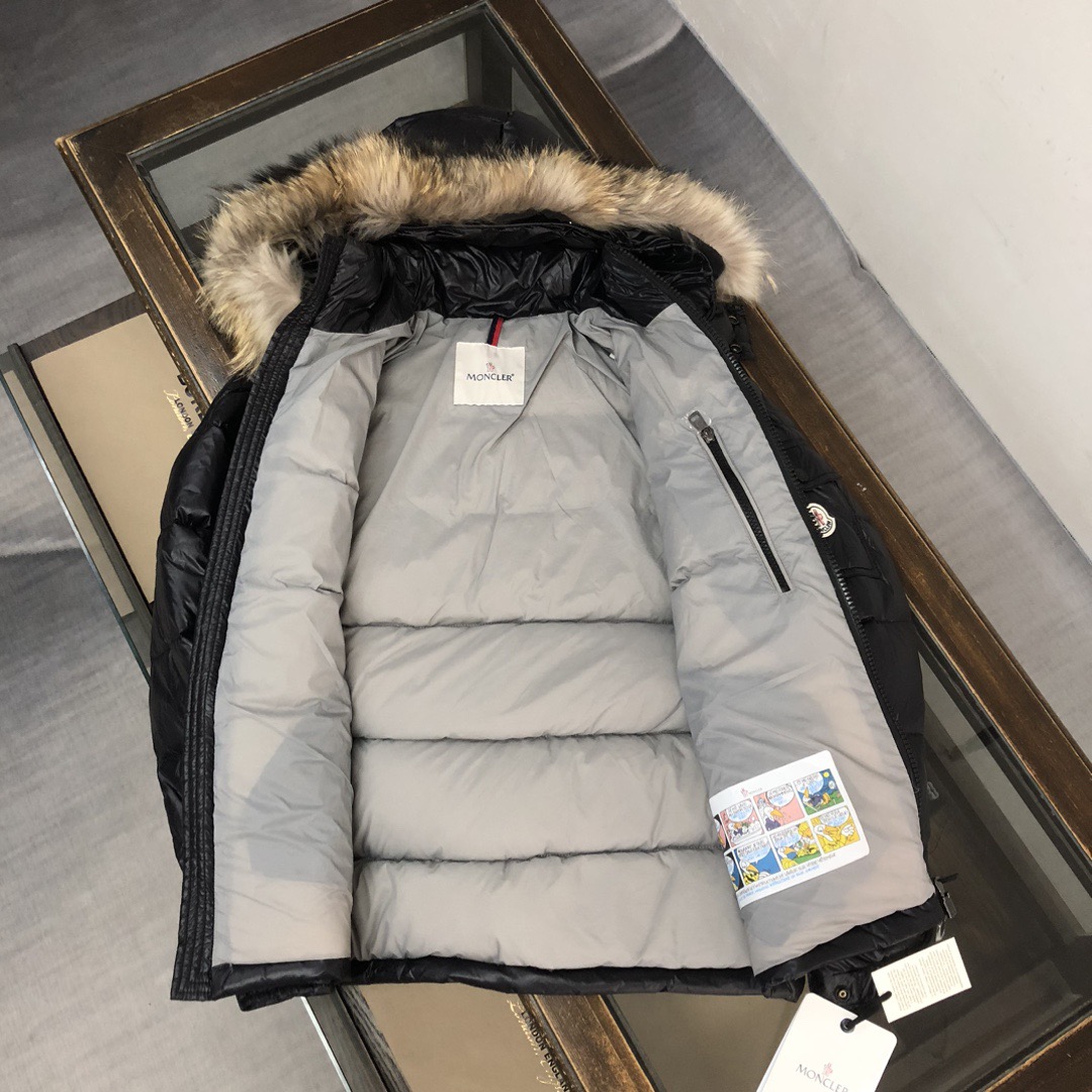 【人気商品】𝐌𝐎𝐍𝐂𝐋𝐄𝐑 モンクレール ビッグファーカラー ダウンジャケット ユニセックスモデル