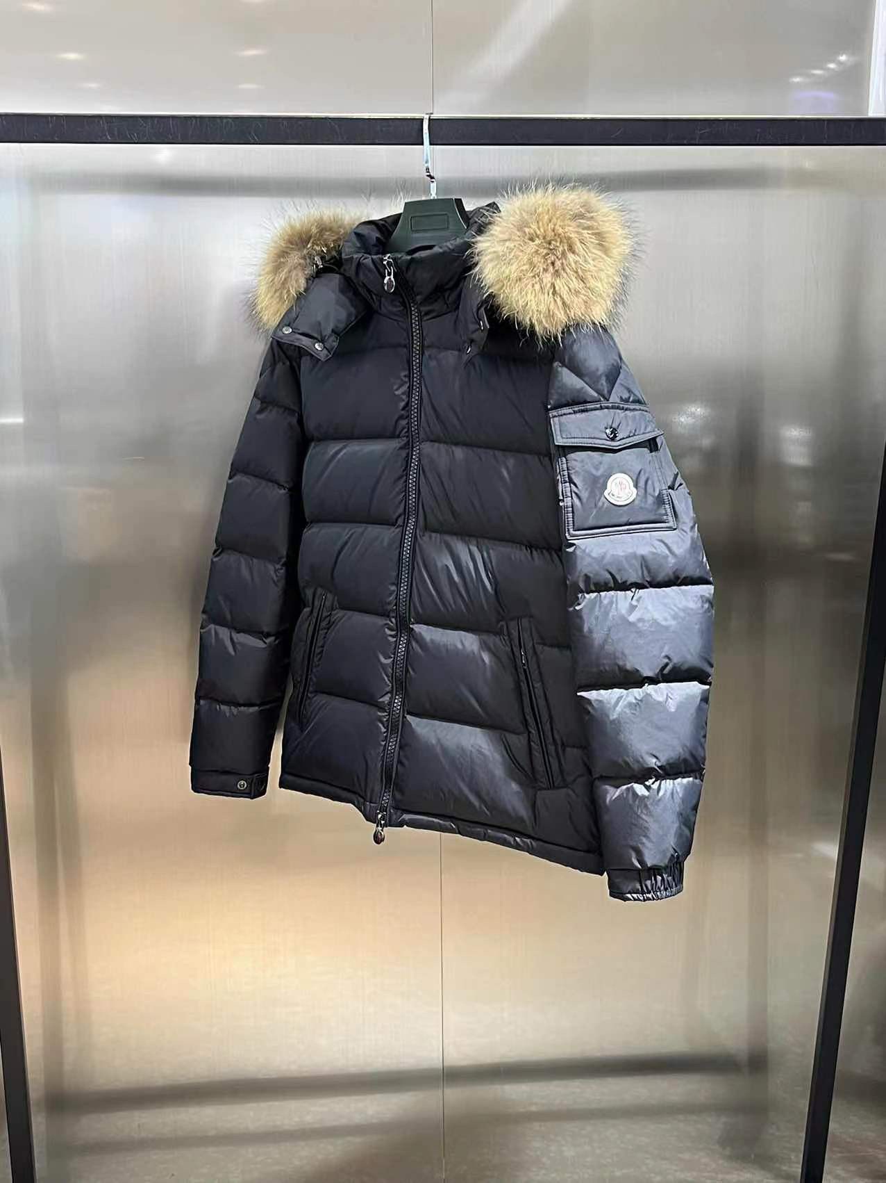 【人気商品】𝐌𝐎𝐍𝐂𝐋𝐄𝐑 モンクレール ビッグファーカラー ダウンジャケット ユニセックスモデル