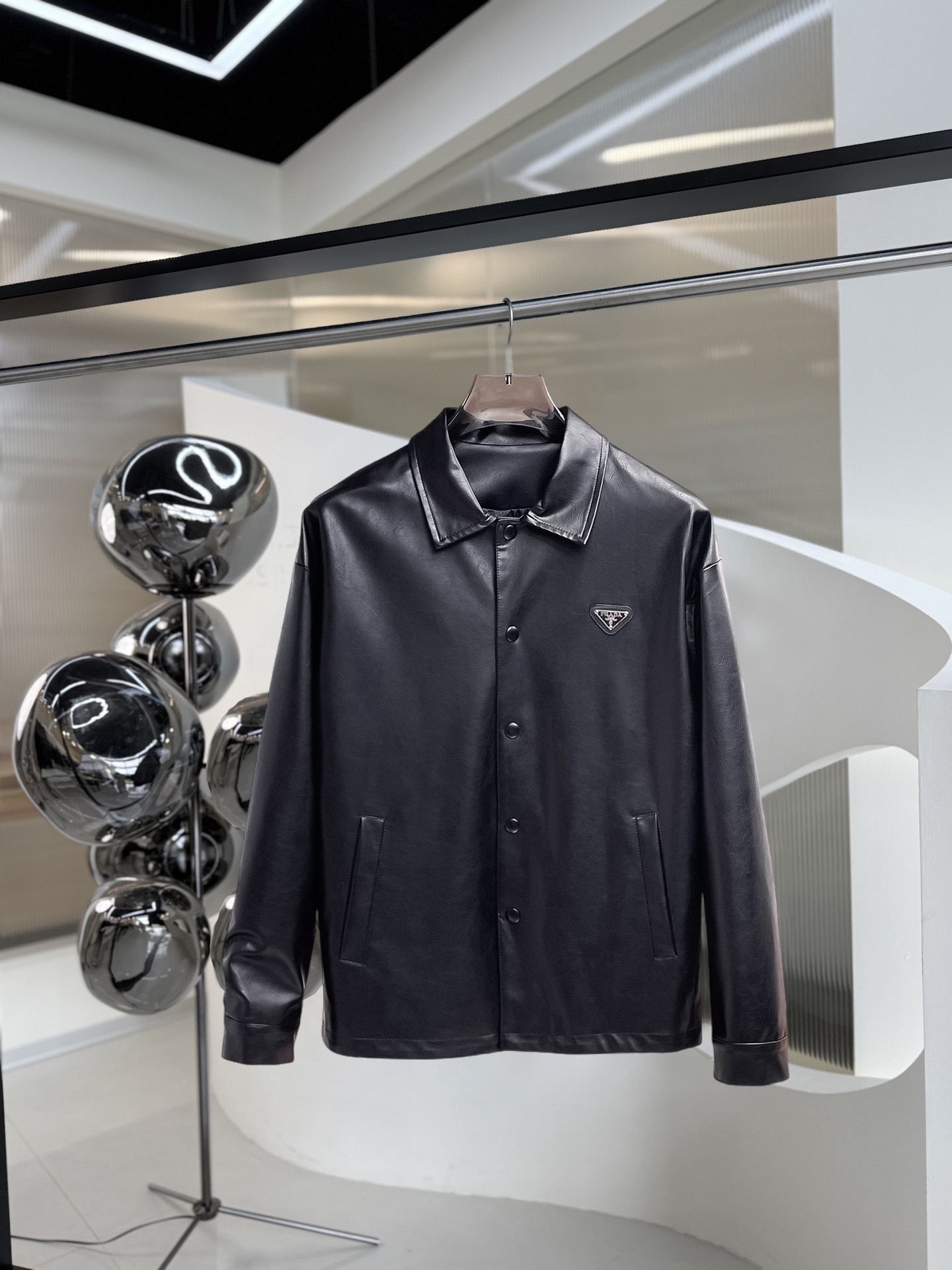 PRADA秋冬新作 トライアングルロゴ レザージャケット メンズMONCLER