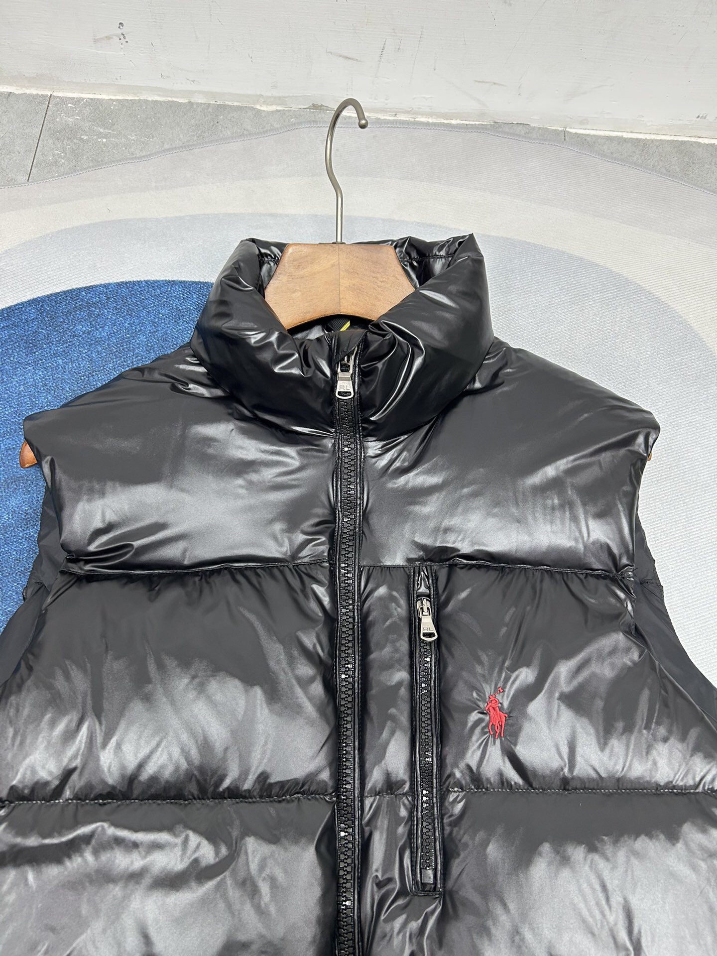 【人気商品】Ralph Lauren（ラルフローレン） ポニー刺繍入り ダウンベスト MONCLER