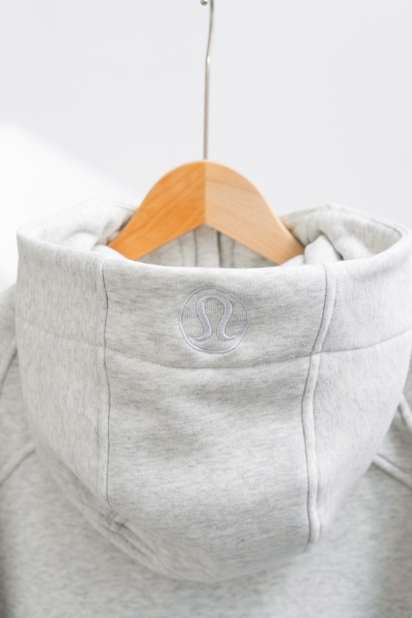 【人気商品】Lululemon（ルルレモン） Scuba ジップアップ スポーツフーディー レディース スリムフィットジャケット MONCLER