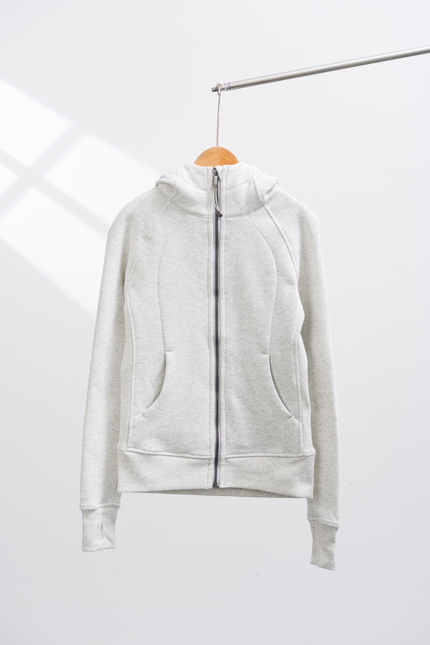 【人気商品】Lululemon（ルルレモン） Scuba ジップアップ スポーツフーディー レディース スリムフィットジャケット MONCLER