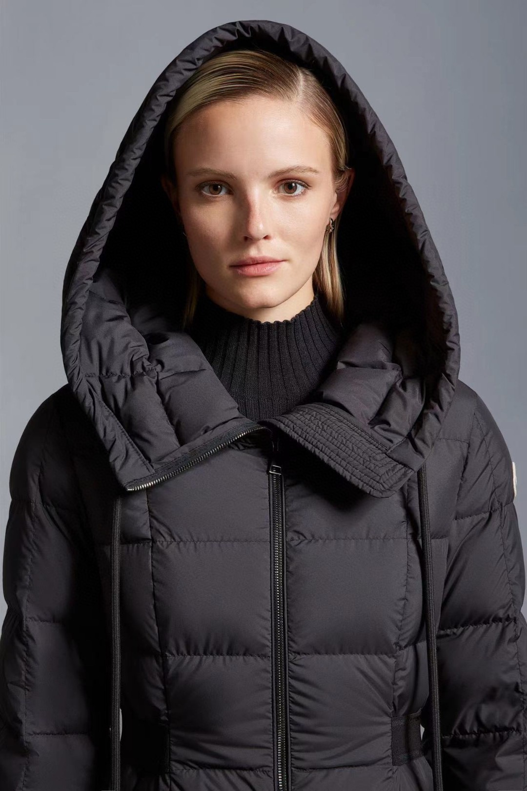 Moncler（モンクレール） 2025年最新作 逃亡中の王女 ファッションデザイナーズモデル ダウンジャケット レディース
