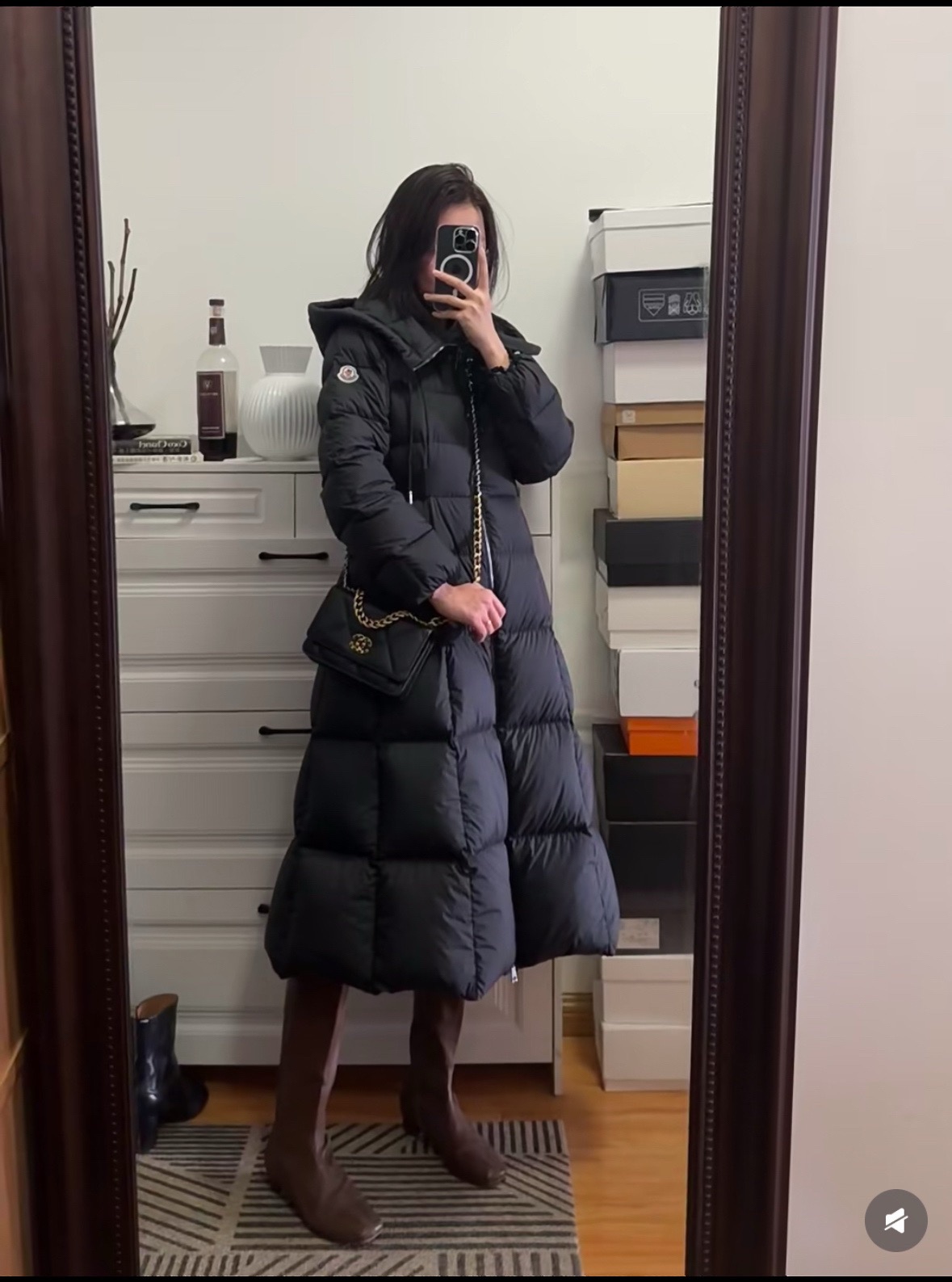 Moncler（モンクレール） 2025年最新作 逃亡中の王女 ファッションデザイナーズモデル ダウンジャケット レディース