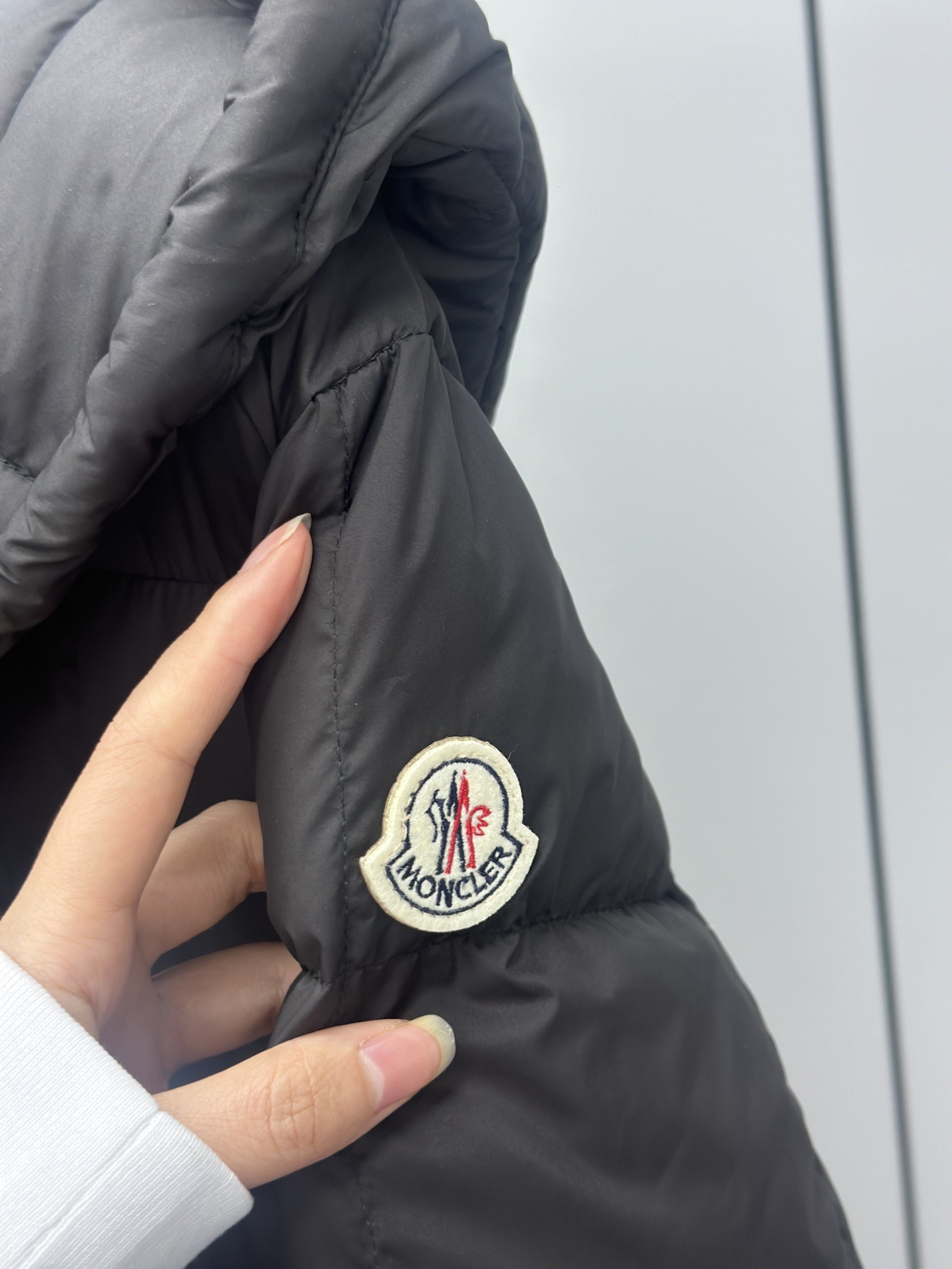 Moncler（モンクレール） 2025年最新作 逃亡中の王女 ファッションデザイナーズモデル ダウンジャケット レディース
