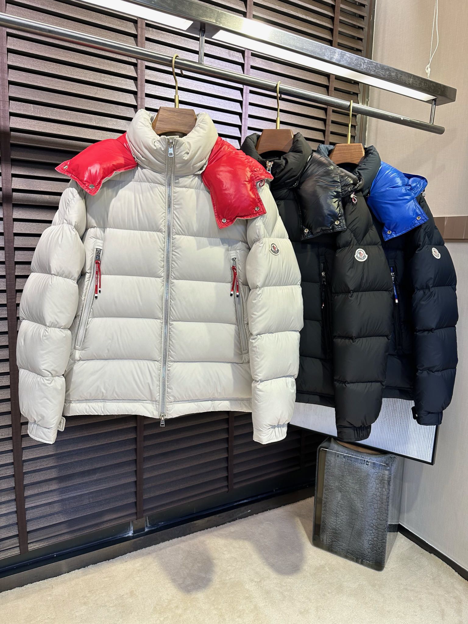 Moncler（モンクレール） 2025年最新作 ファッションデザイナーズモデル ダウンジャケット