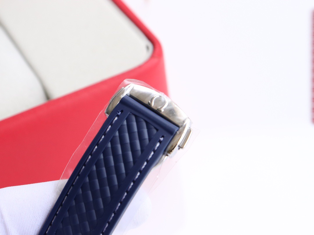 OMEGA オメガ シーマスター アクアテリア 150m 41mm 機械式腕時計