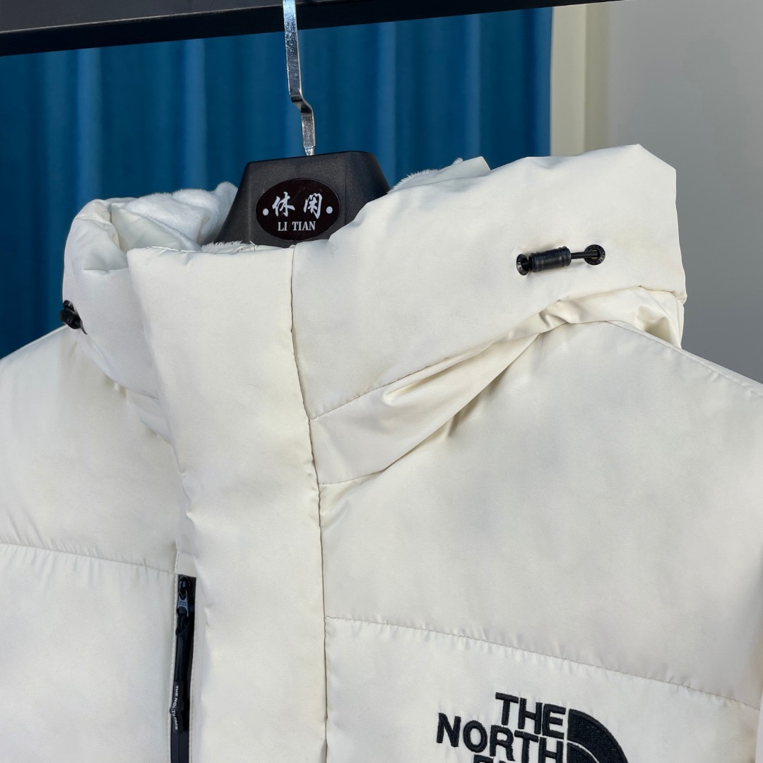𝐓𝐡𝐞 𝐍𝐨𝐫𝐭𝐡 𝐅𝐚𝐜𝐞 F22 ノースフェイス ロングダウンコート 申ミナ（シン・ミナ）着用モデルmoncler