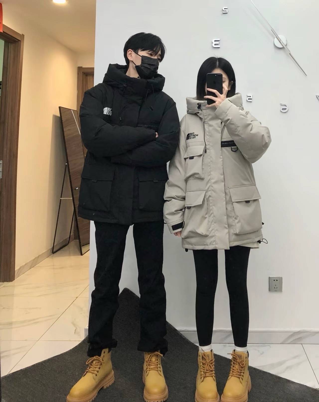 𝐓𝐡𝐞 𝐍𝐨𝐫𝐭𝐡 𝐅𝐚𝐜𝐞 F22 ノースフェイス 大きなポケット付きワークスタイルダウンコート 申ミナ（シン・ミナ）着用モデルmoncler