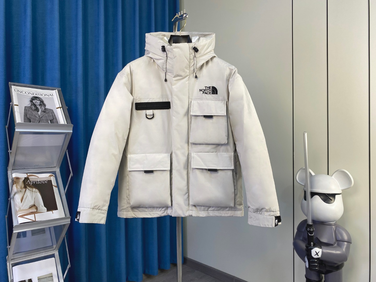 𝐓𝐡𝐞 𝐍𝐨𝐫𝐭𝐡 𝐅𝐚𝐜𝐞 F22 ノースフェイス 大きなポケット付きワークスタイルダウンコート 申ミナ（シン・ミナ）着用モデルmoncler