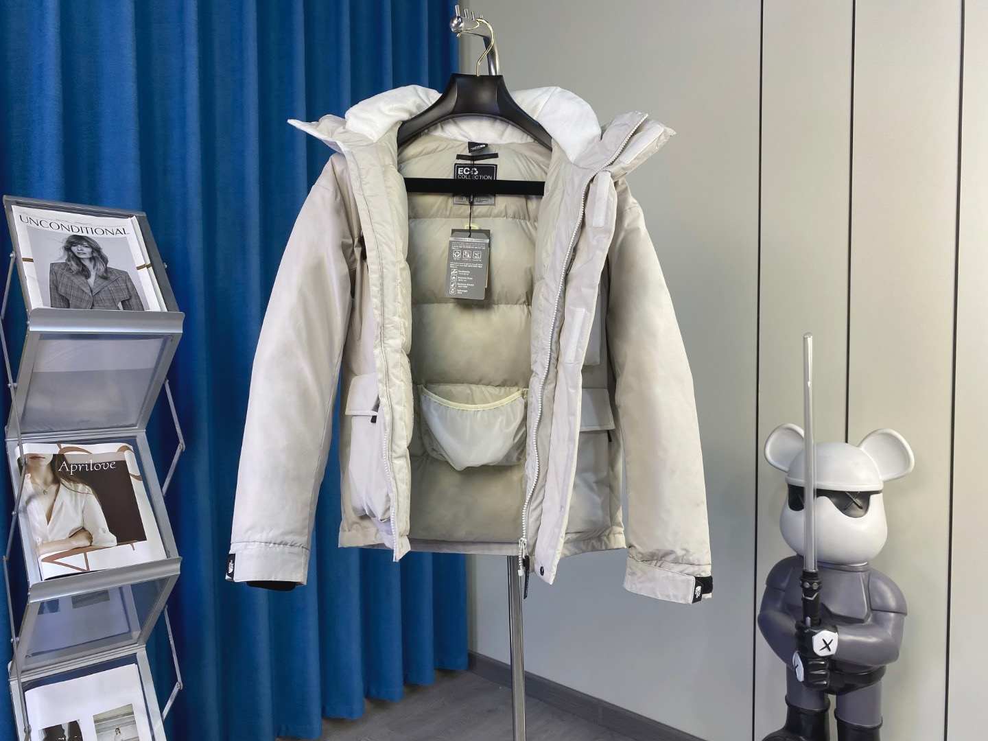 𝐓𝐡𝐞 𝐍𝐨𝐫𝐭𝐡 𝐅𝐚𝐜𝐞 F22 ノースフェイス 大きなポケット付きワークスタイルダウンコート 申ミナ（シン・ミナ）着用モデルmoncler