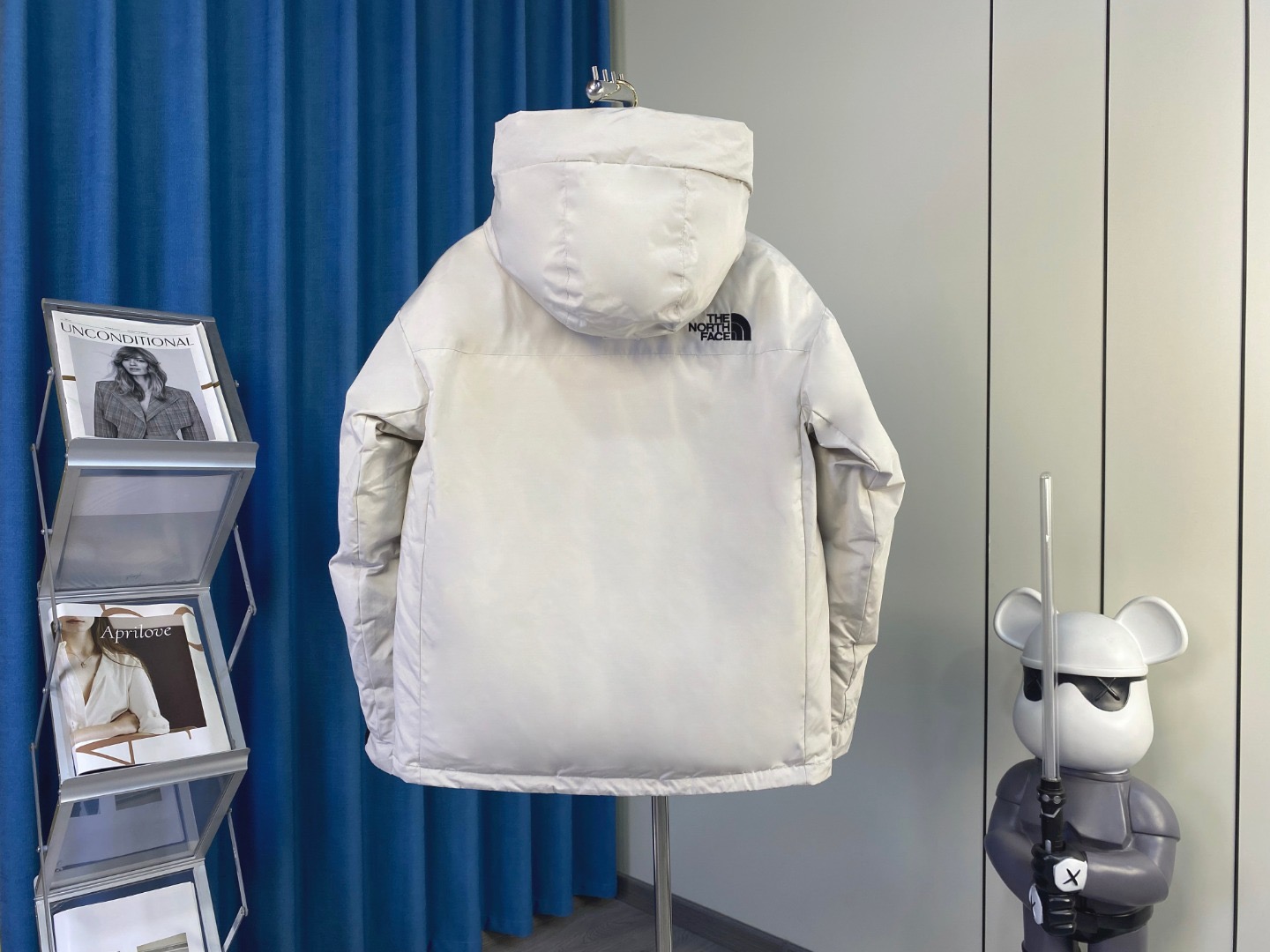 𝐓𝐡𝐞 𝐍𝐨𝐫𝐭𝐡 𝐅𝐚𝐜𝐞 F22 ノースフェイス 大きなポケット付きワークスタイルダウンコート 申ミナ（シン・ミナ）着用モデルmoncler