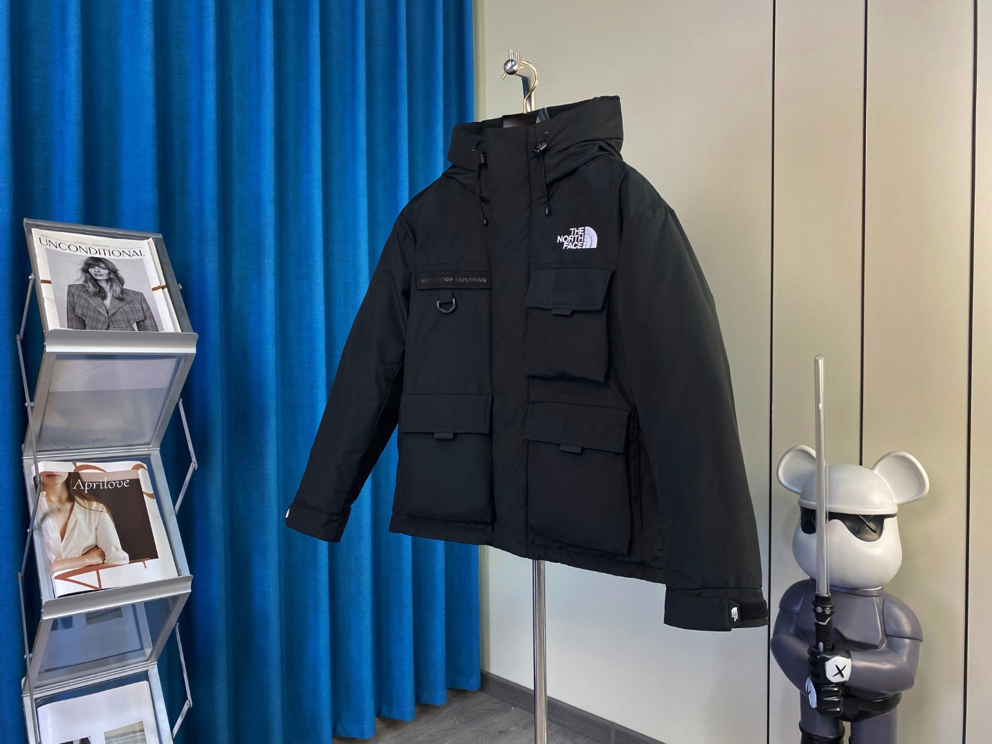 𝐓𝐡𝐞 𝐍𝐨𝐫𝐭𝐡 𝐅𝐚𝐜𝐞 F22 ノースフェイス 大きなポケット付きワークスタイルダウンコート 申ミナ（シン・ミナ）着用モデルmoncler